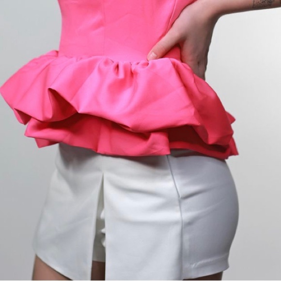 White wrap skort with zipper on side. - Picture 3 of 3